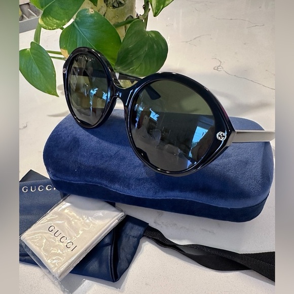 NWT! NEW! Gucci Black Sunglasses 55MM Round Women - Picture 2 of 5